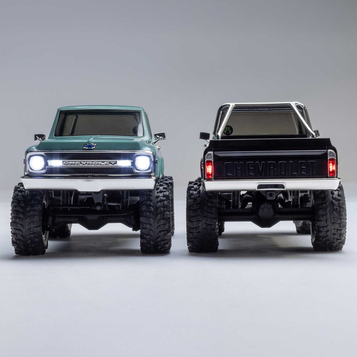 Axial 1/30 Axial SCX30 Chevrolet K10 RTR Crawler Black w/ Battery & Charger